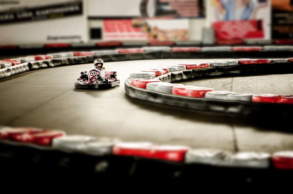 Performances pures : qui gagne sur la piste ?